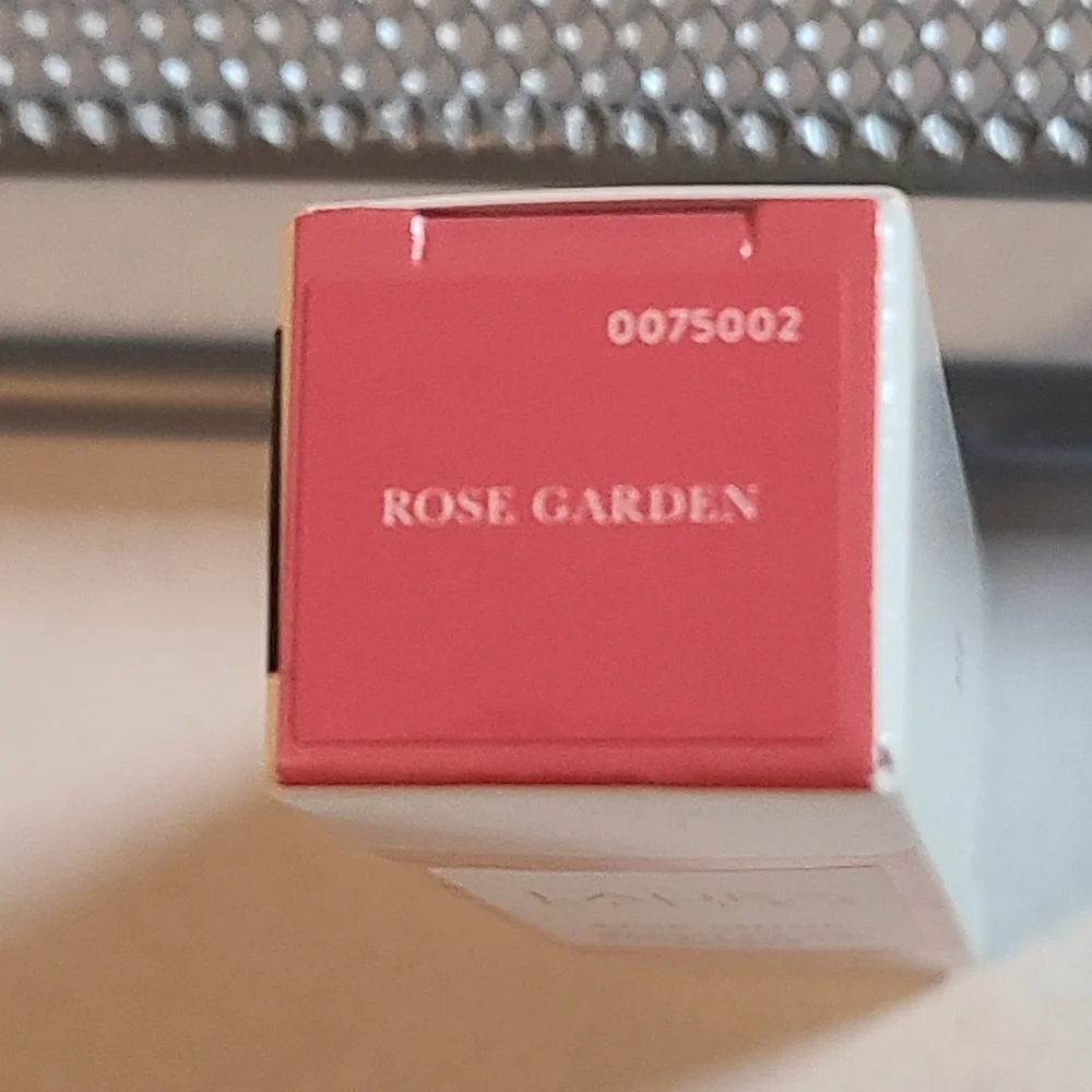 Laura Geller Fine Shine Glossy Lip Oil Color Rose Garden NIB .25 Oz / 7 G